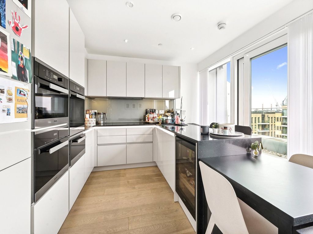 Property photo 3 of 17 Ravensbourne