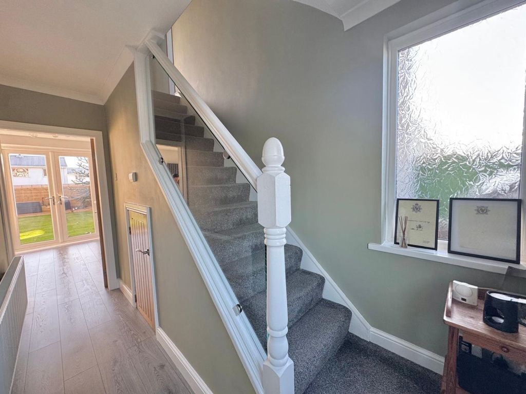 Property photo 2 of 22 80Fdb5B1-Bc59-4181-92F1-26A72481B798