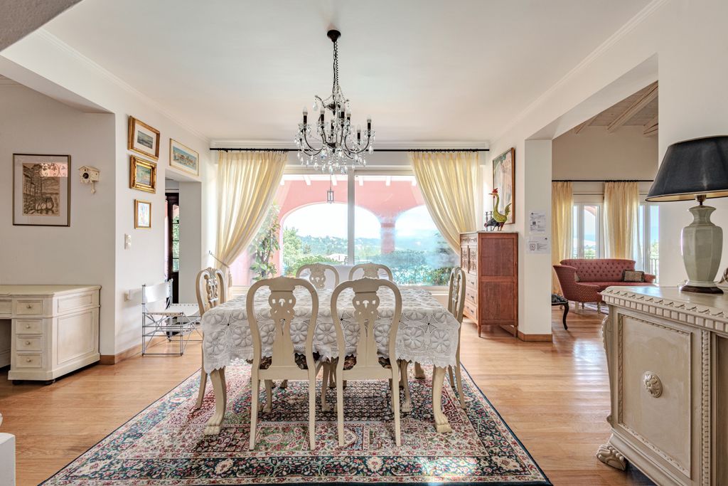 Property photo 3 of 21 Dining/Entrance Hall