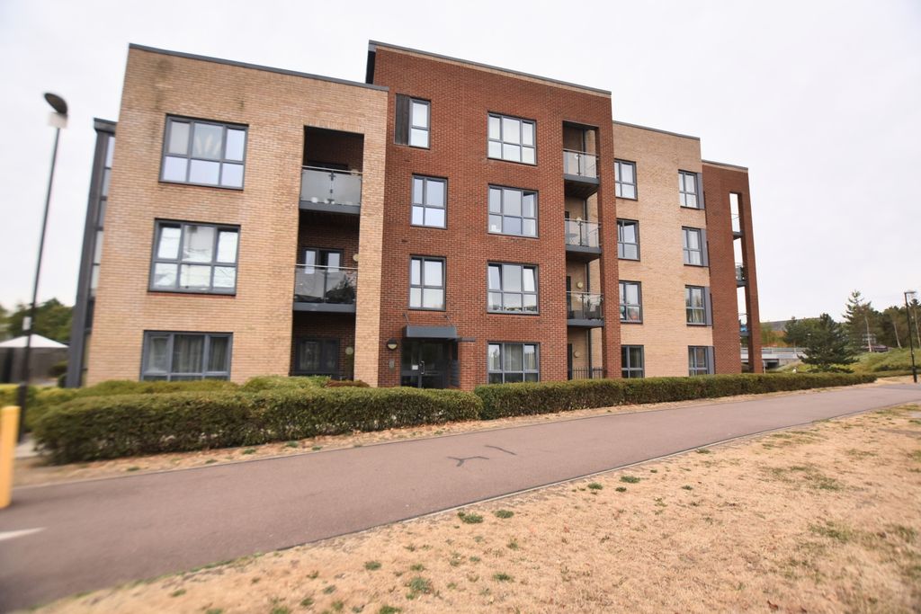 Property photo 1 of 11 Flat 5 Bessimer Lodge Front