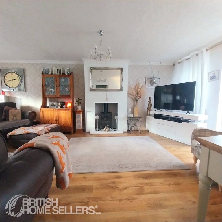 Property photo 2 of 27 Picture No. 23