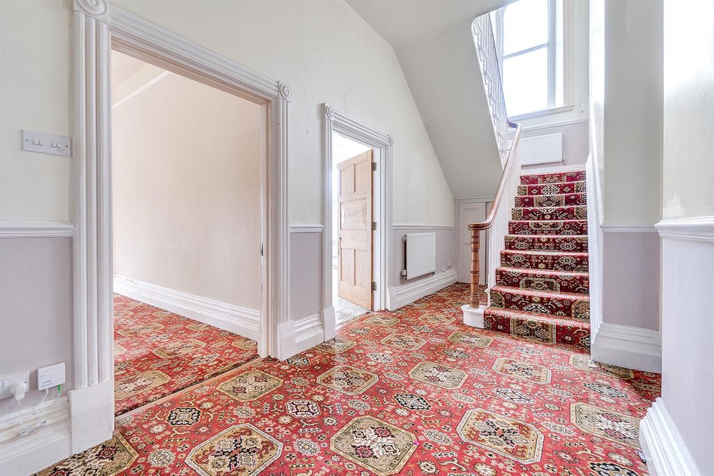 Property photo 2 of 24 Entrance Hall