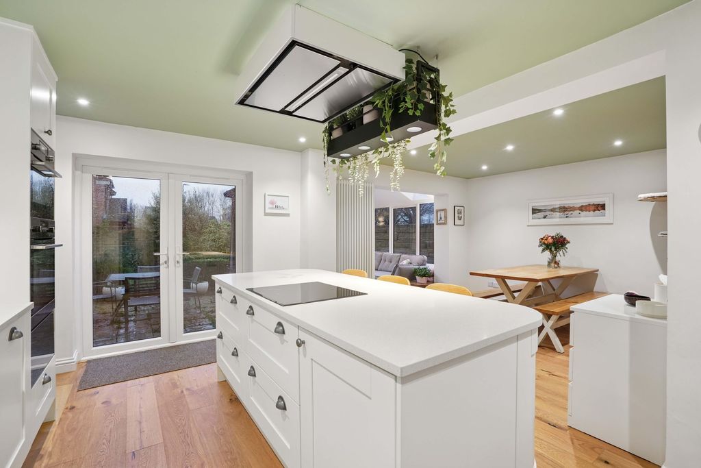 Property photo 2 of 18 Kitchen/Dining Room