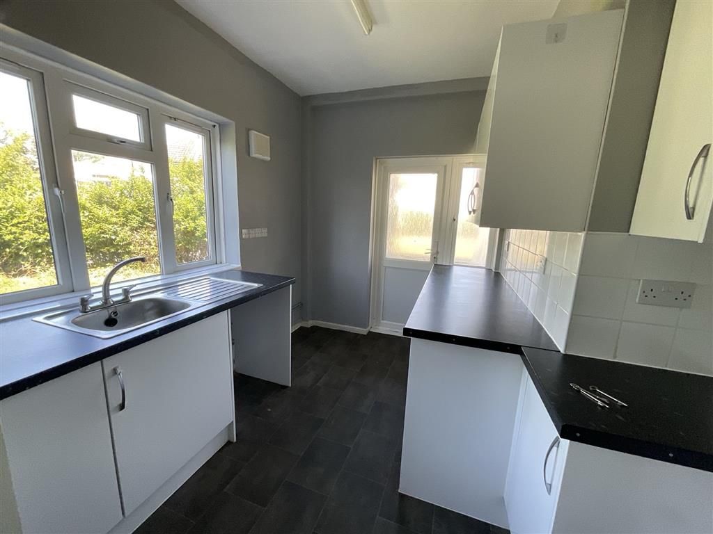 Property photo 3 of 5 Kitchen