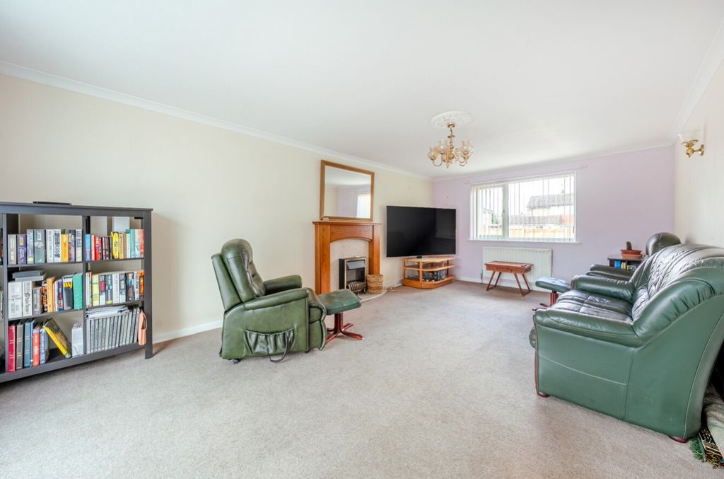 Property photo 2 of 26 1279956-27-68271A2Ba34c8-Arw