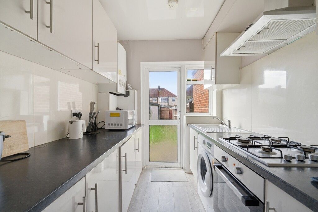 Property photo 2 of 14 Kitchen