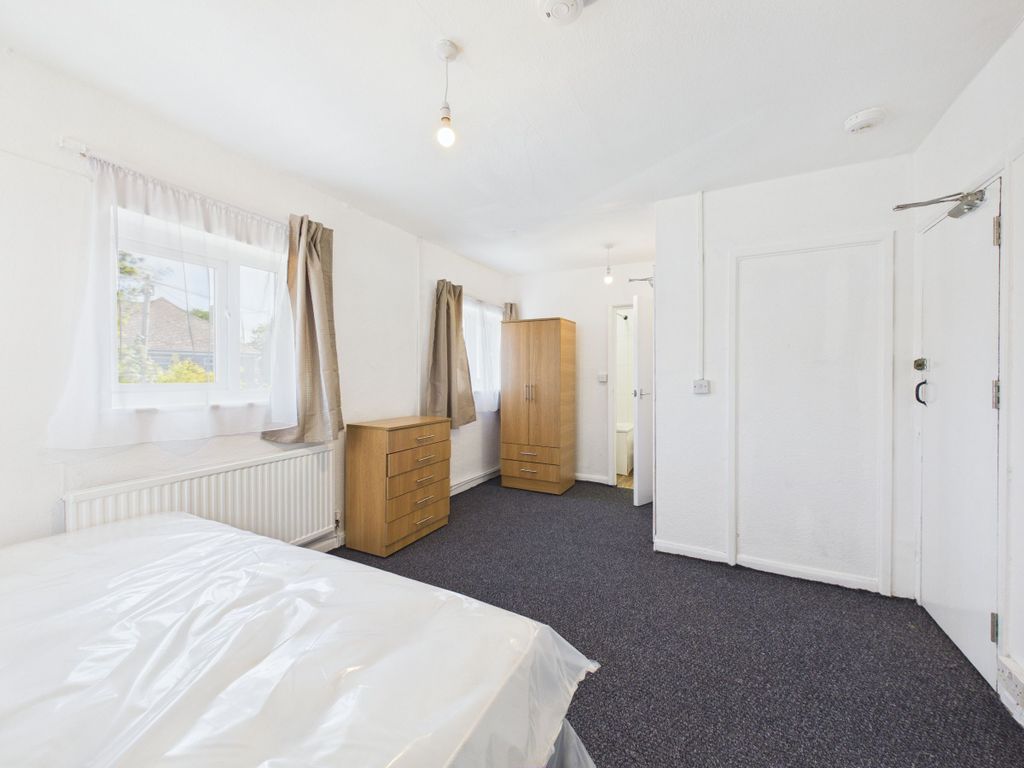 Property photo 1 of 3