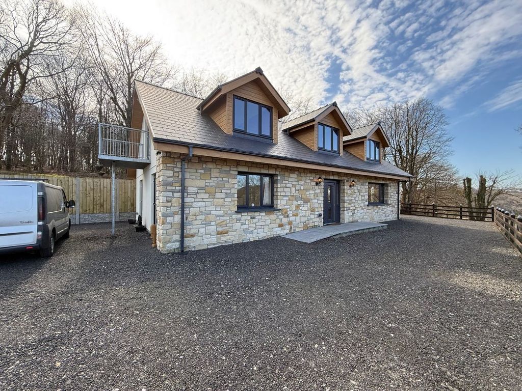 Property photo 2 of 34