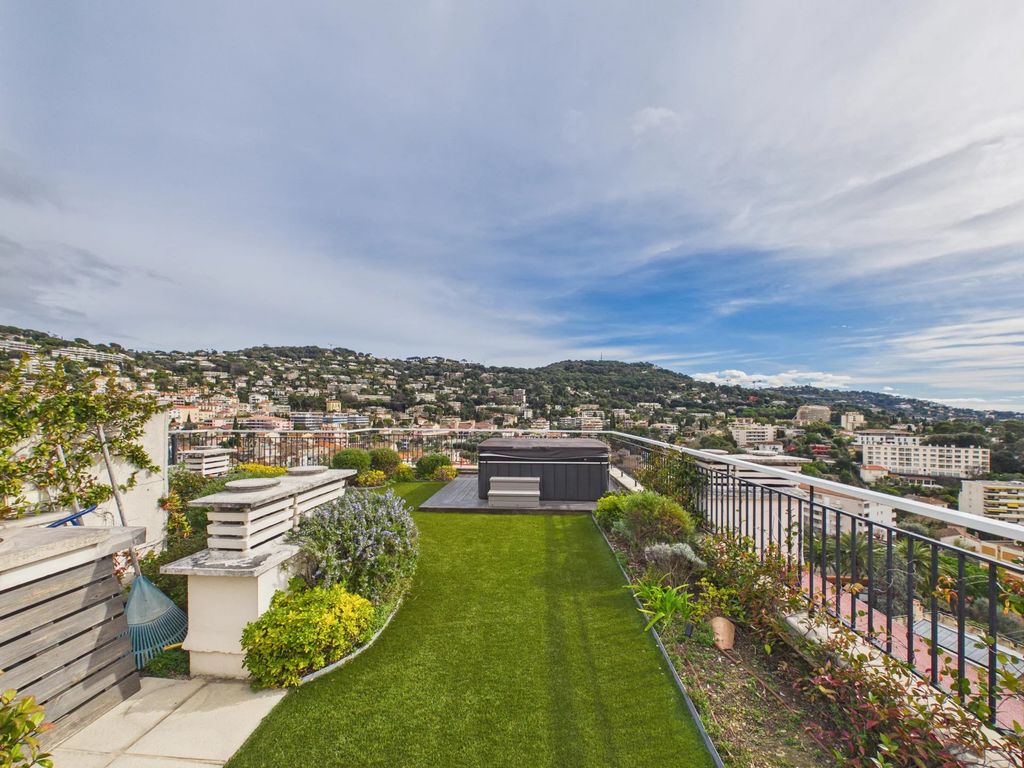 Property photo 2 of 23