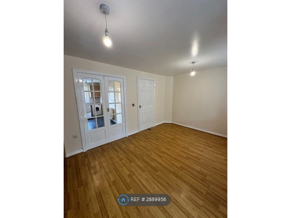 Property photo 2 of 18 Lounge