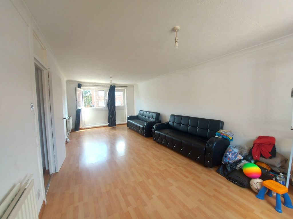 Property photo 3 of 10 Gallery