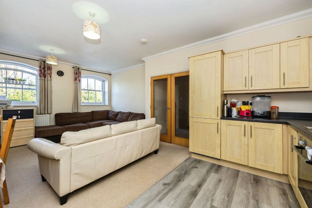 Property photo 3 of 17