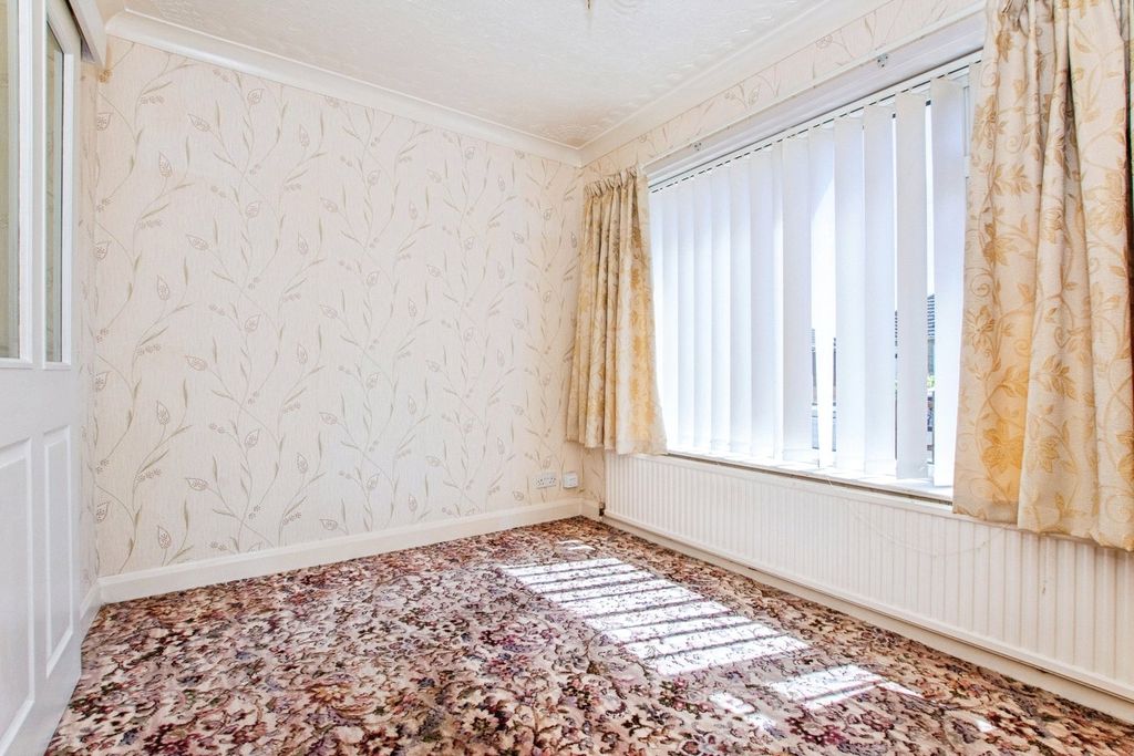 Property photo 2 of 11 Pbox-Img.Jpg