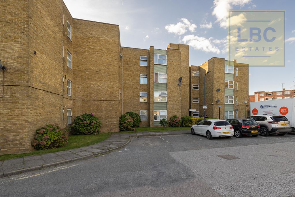 Property photo 1 of 9