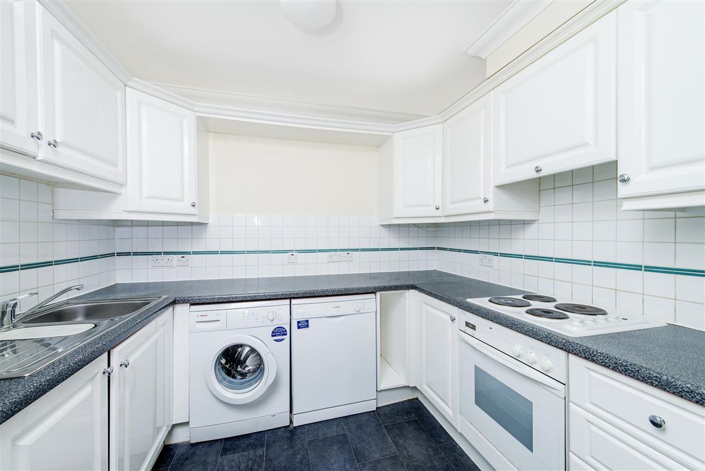 Property photo 2 of 9 Kitchen