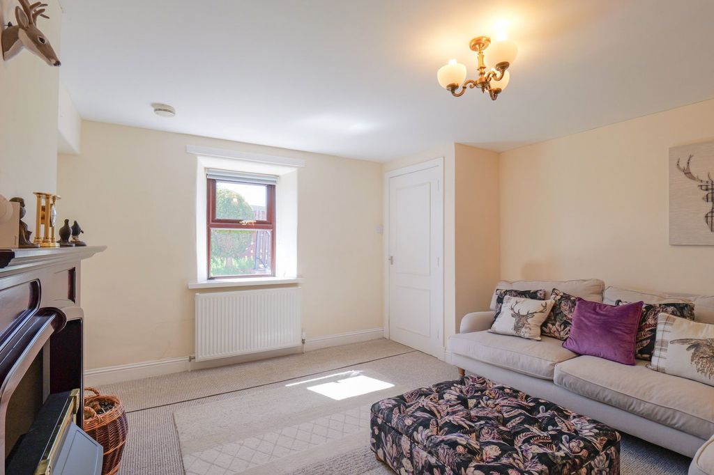 Property photo 3 of 25