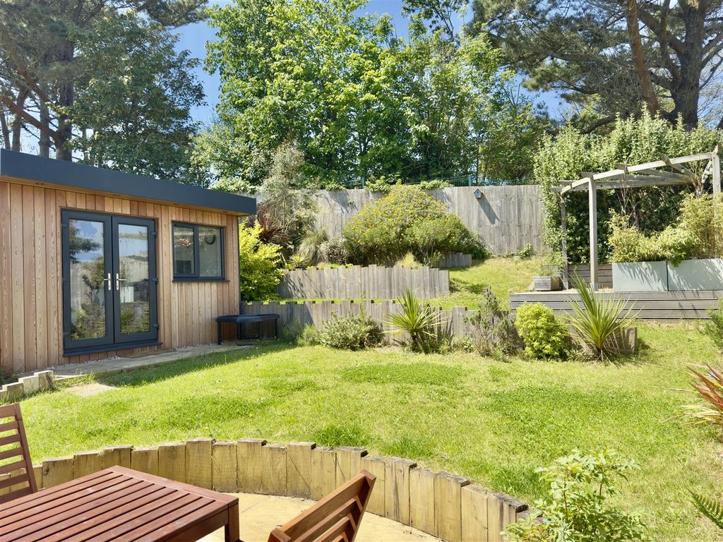 Property photo 2 of 23 Rear Enclosed Garden