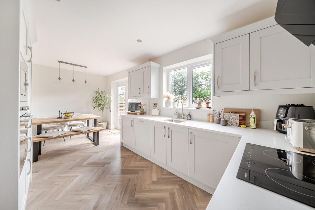 Property photo 2 of 18 1488041-12-6A4cc5E8A7Bf8.Jpg