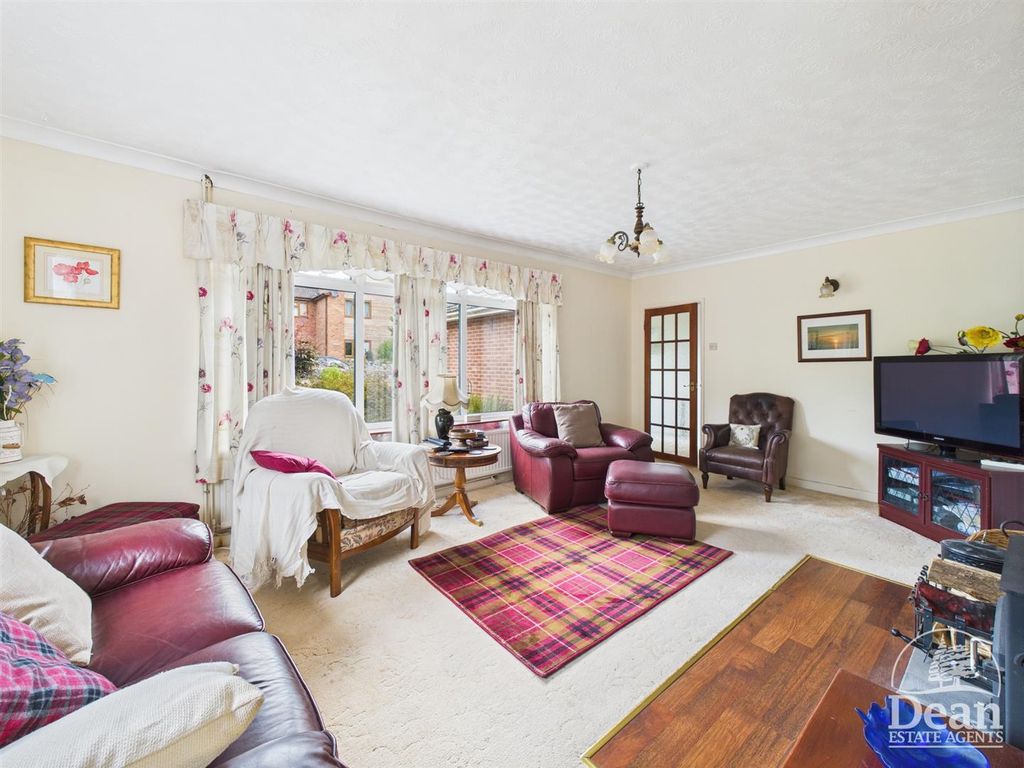 Property photo 2 of 21