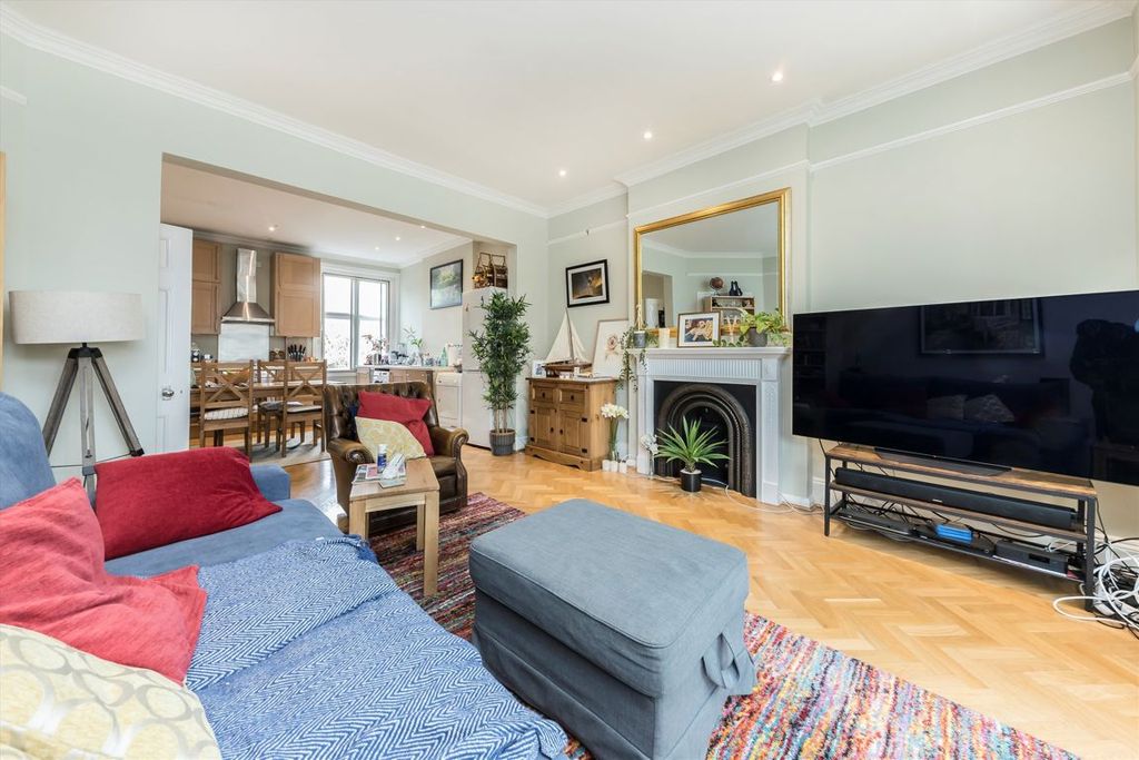 Property photo 2 of 8