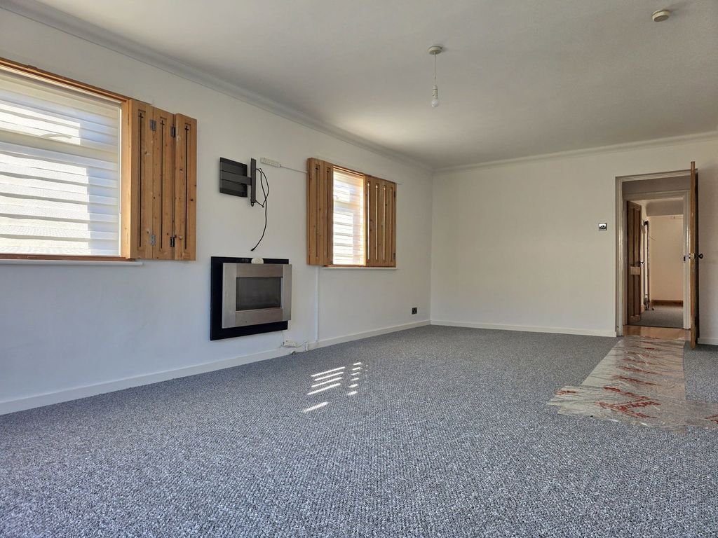 Property photo 3 of 25