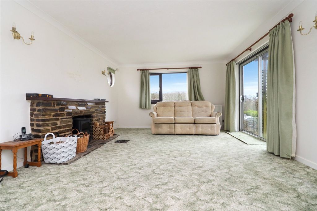 Property photo 2 of 21 Picture No. 13