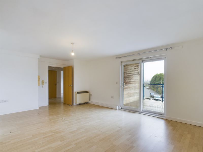 Property photo 3 of 9 Lounge Area