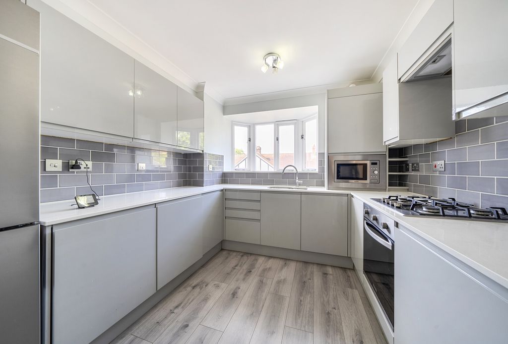 Property photo 3 of 10 1471422-18-6A2125...