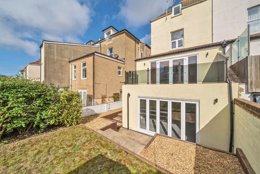 Property photo 3 of 17 Picture No. 36