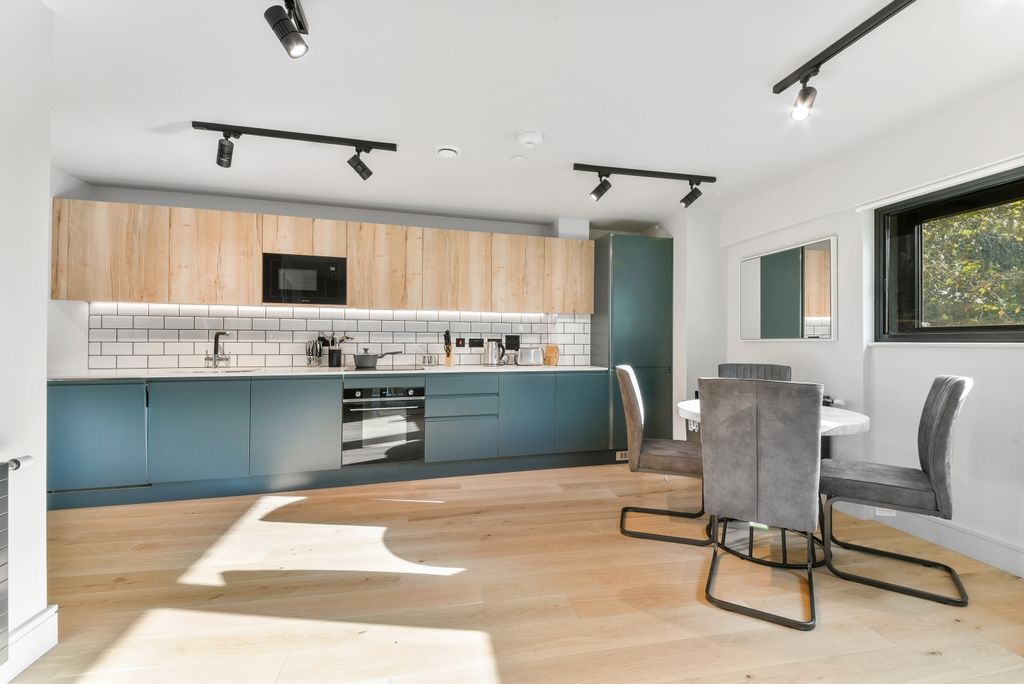 Property photo 3 of 13 Kitchen