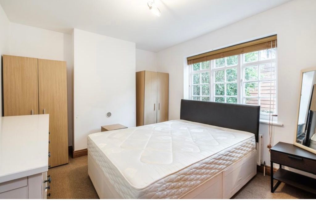 Property photo 3 of 6 Bedroom