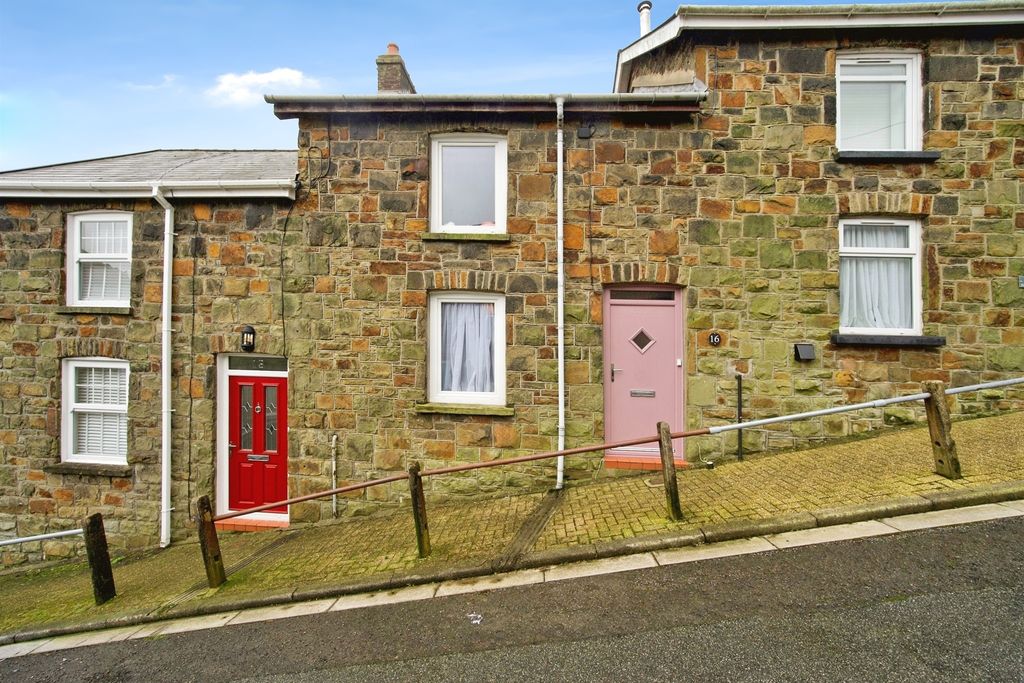 Property photo 1 of 18