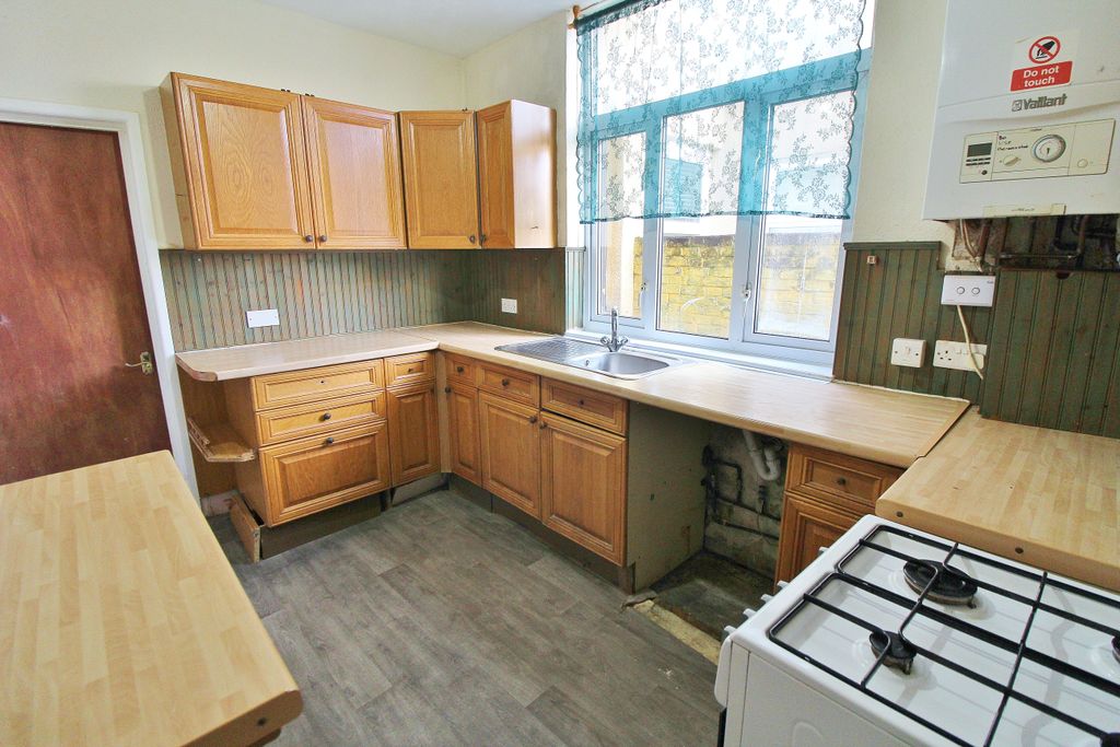 Property photo 3 of 14