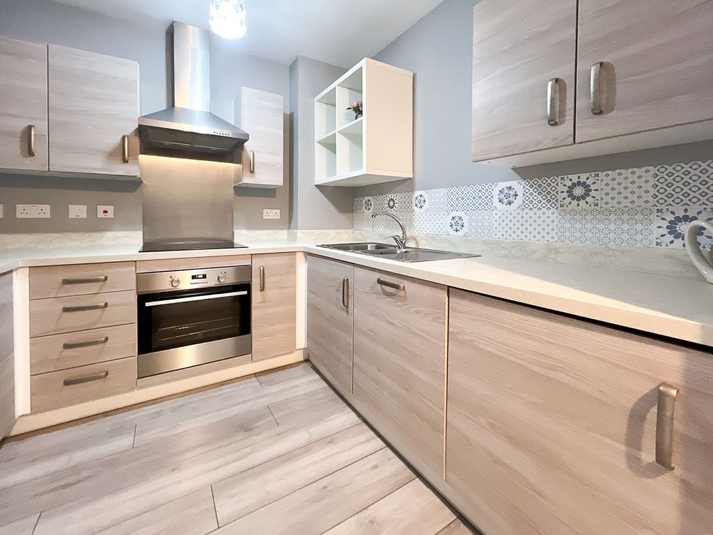 Property photo 2 of 7 Kitchen