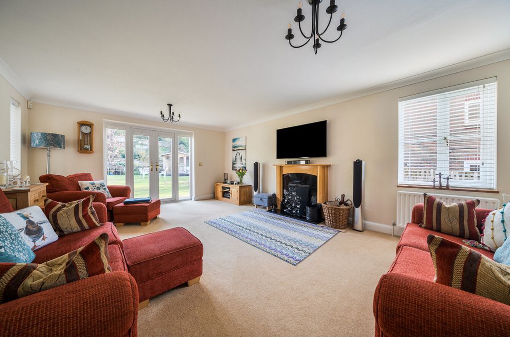 Property photo 2 of 21