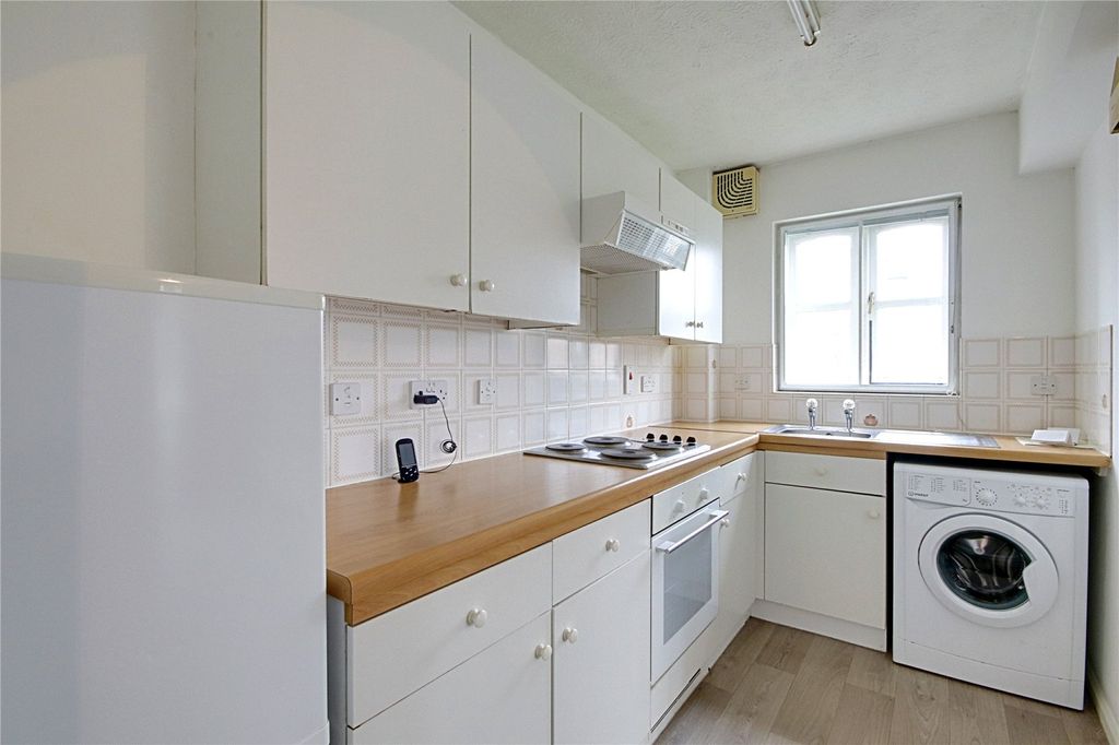 Property photo 3 of 9 Picture No. 16