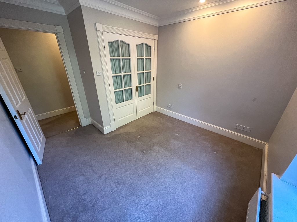 Additional image 29 of 2 bed flat for saleMolesey Park Road, East Molesey KT8