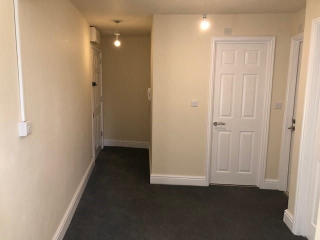 Property photo 3 of 9 Entrance Hallway.Jpg