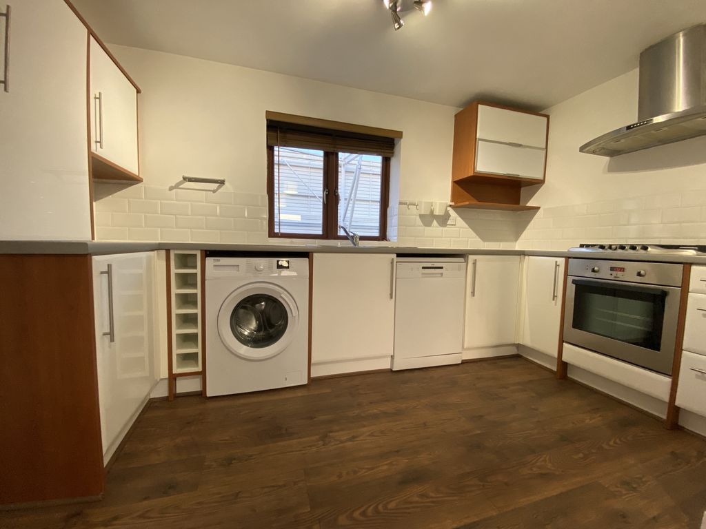 Property photo 2 of 5 Photo 4