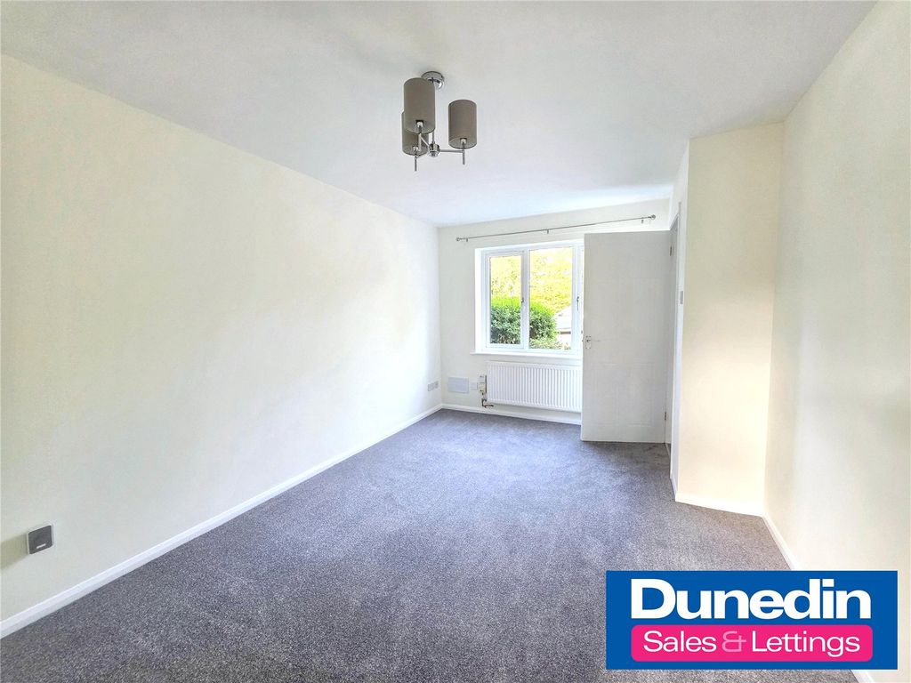 Property photo 3 of 15 Picture No. 04