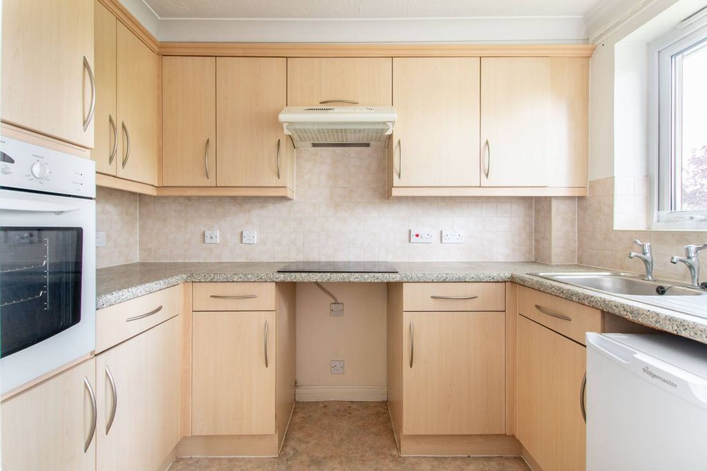 Property photo 3 of 8