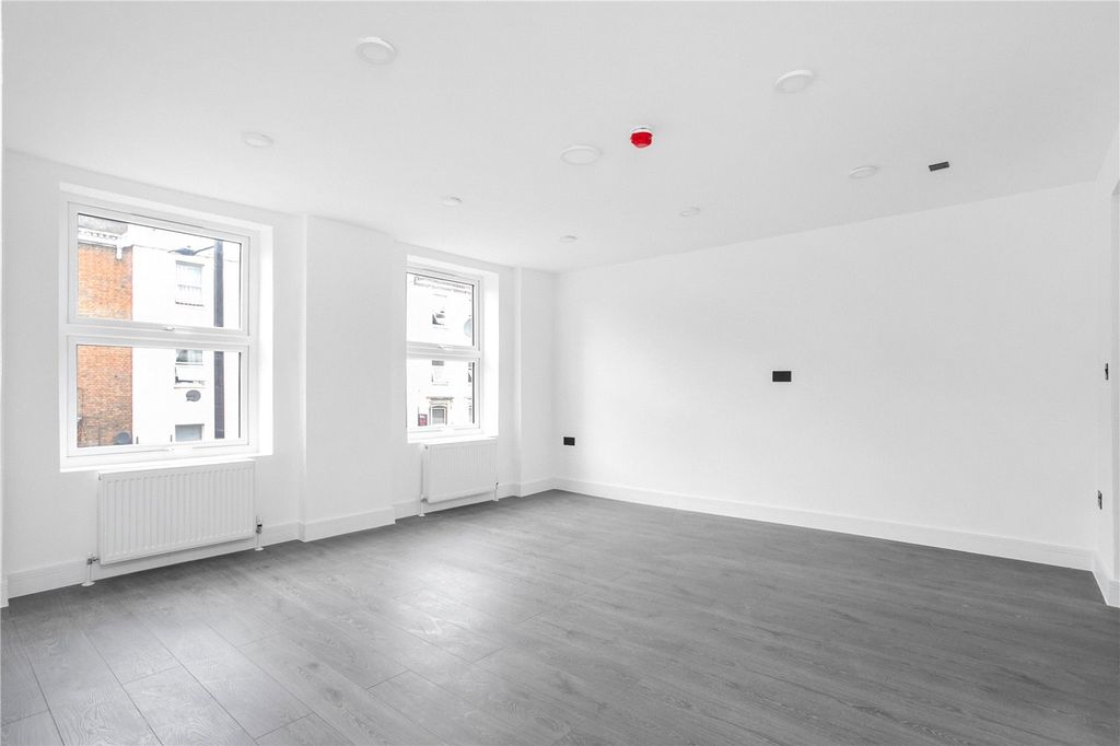 Property photo 2 of 12 Picture No. 04