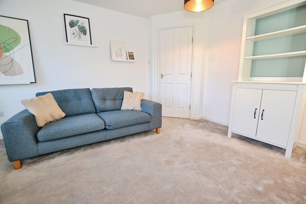 Property photo 3 of 8