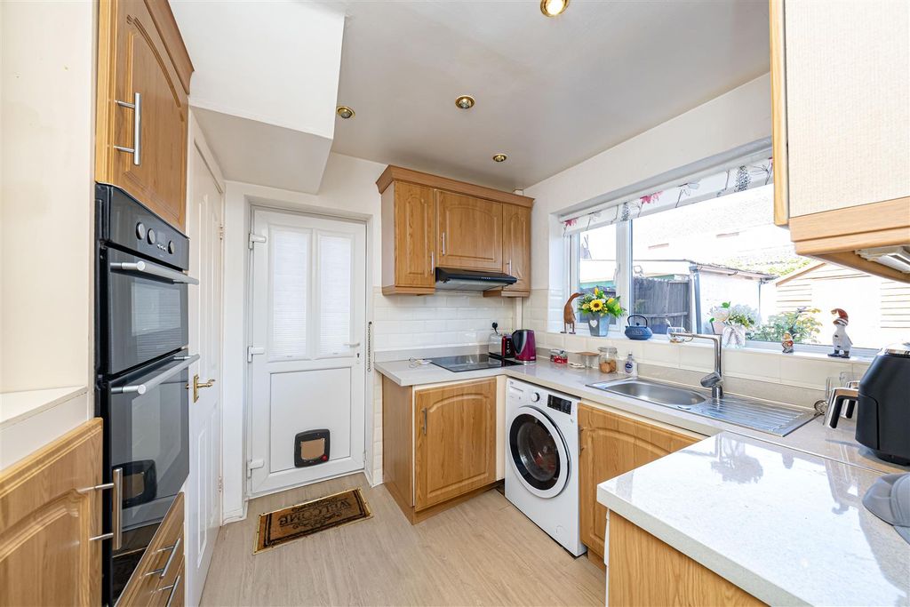 Property photo 3 of 24 Upton-8.Jpg