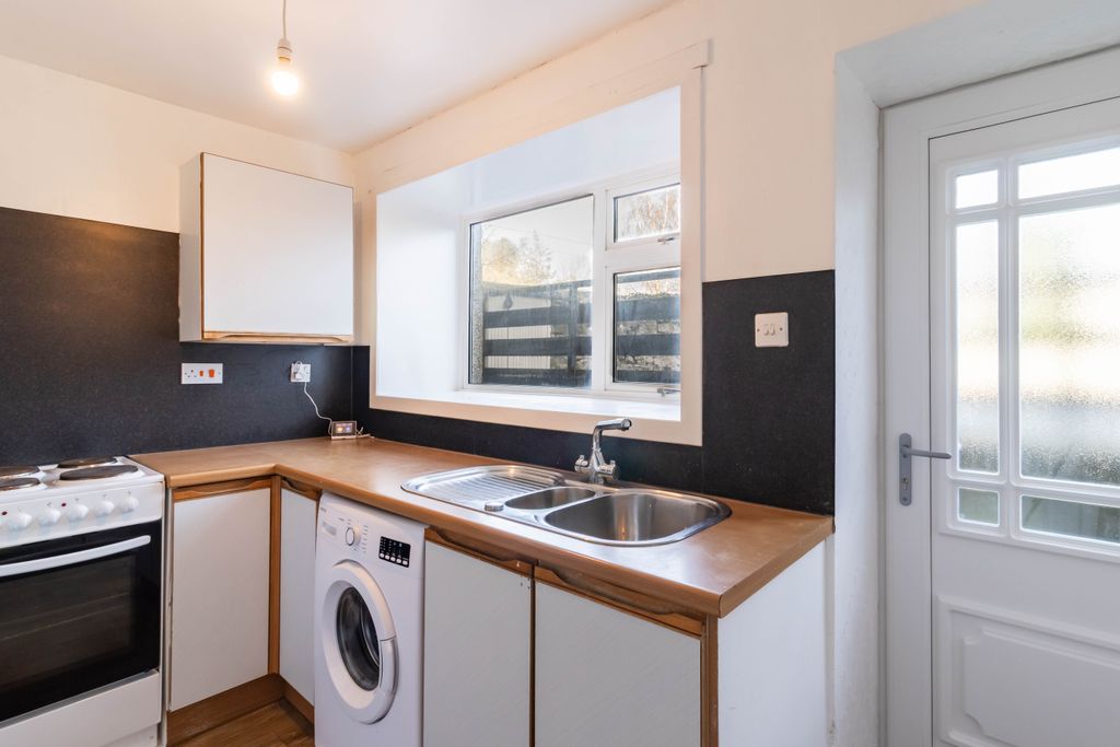 Property photo 3 of 29 Kitchen