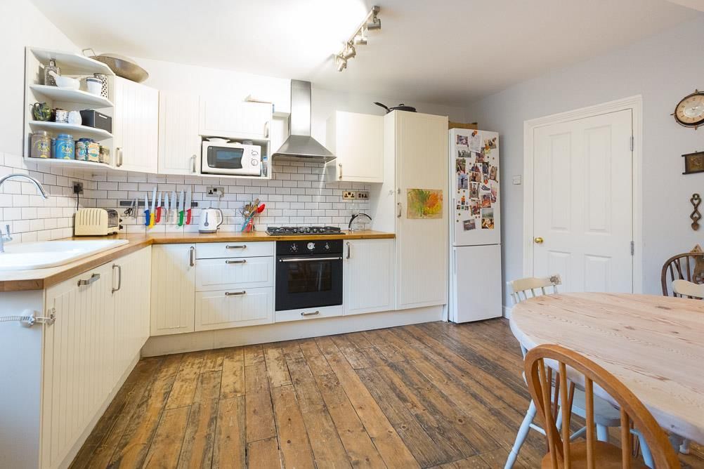 Property photo 3 of 46 Pendlestone Road, E17