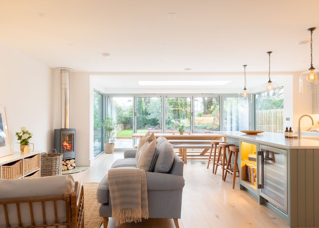 Property photo 3 of 27 Gallery