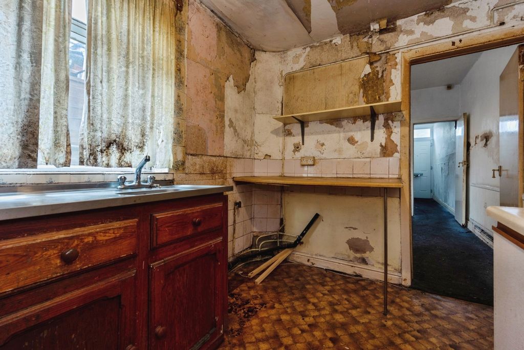 Property photo 3 of 22 Pbox-Img.Jpg