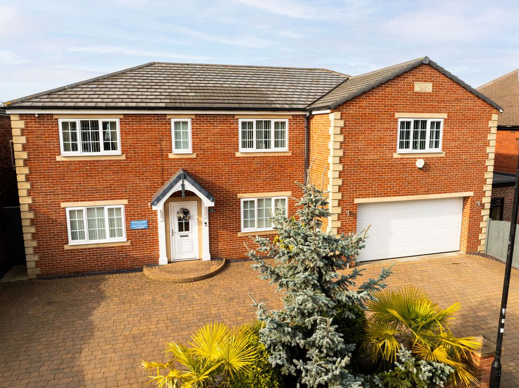 Property photo 1 of 25