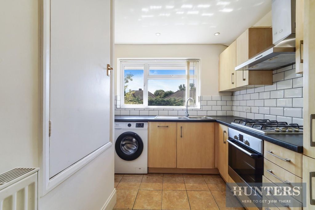 Property photo 3 of 14 Bisley Close (11).Jpg